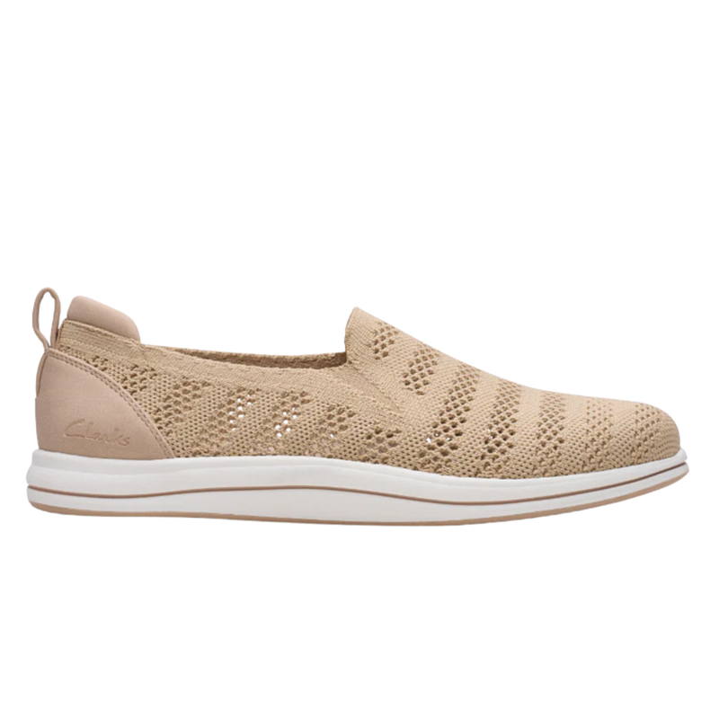 Clarks Women's Breezey Izzy Shoes - Sand