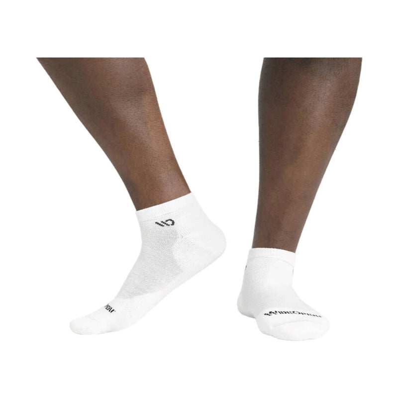 Wide Open Men's Solid Cushioned No Show Socks - White