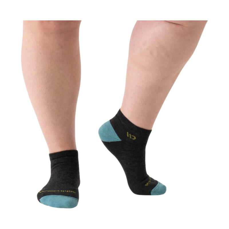 Wide Open Women's Solid Cushioned No Show Socks - Charcoal