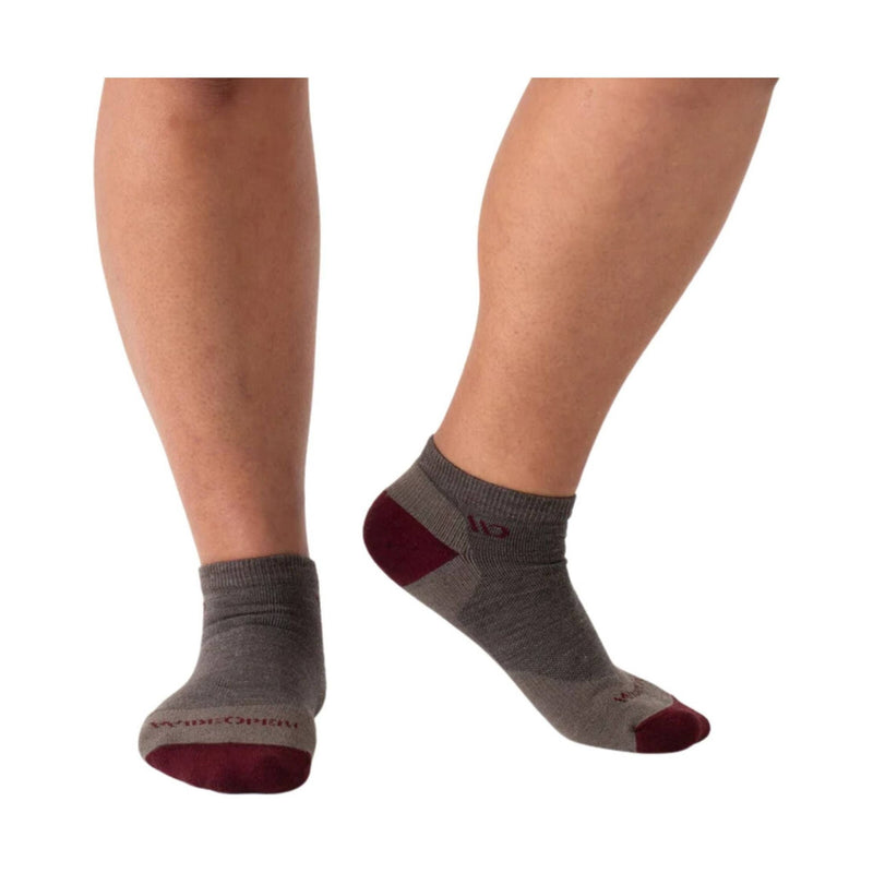 Wide Open Women's Solid Cushioned No Show Socks - Taupe